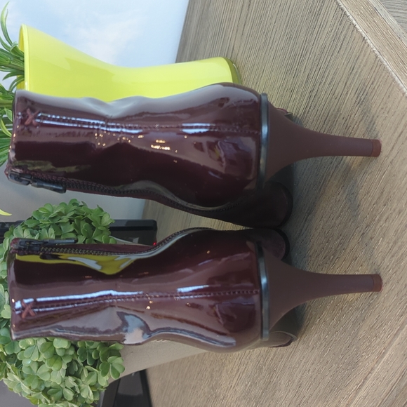 Rag and Bone size 39.5 Burgundy Patent Leather and Suede Ankle Boots wit… - Picture 3 of 8